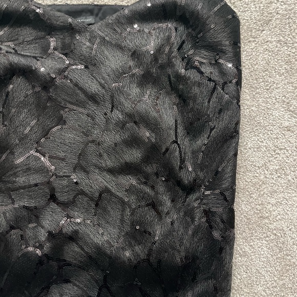 White House Black Market Black Sequin Women's Top - Picture 2 of 7